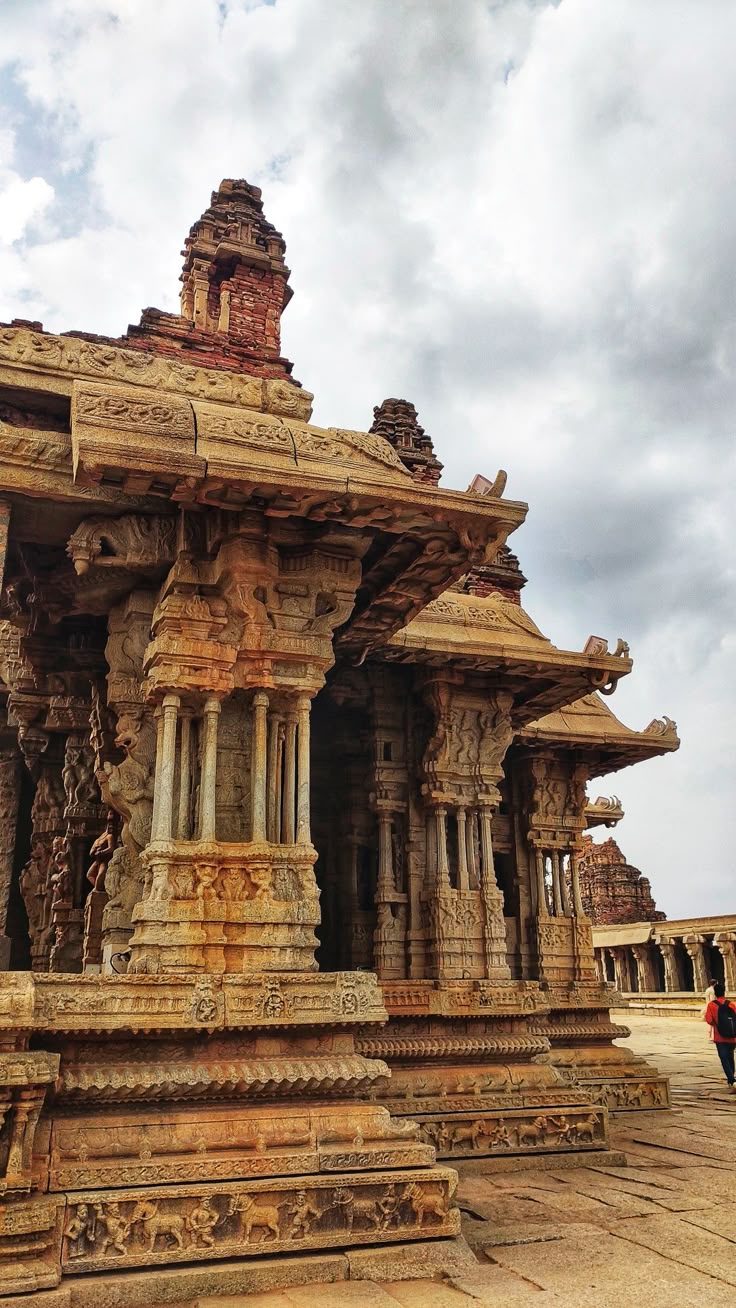 Hampi Heritage Sightseeing Tour – Explore the Ancient City of Ruins